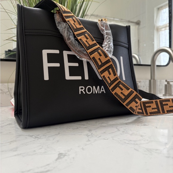 Fendi Black and White Tote Bag - Picture 2 of 2